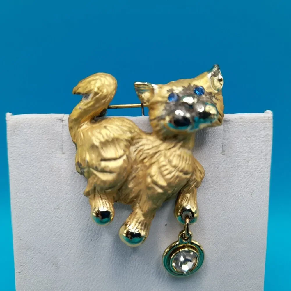 Vintage Cat Brooch, Signed Giusti,  Blue Rhinestone Eye, Kitten Pin, 90s Jewelry